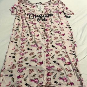 BNWT Juniors medium nightgown